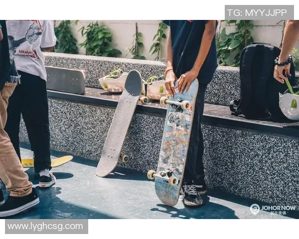 杨军独家分享滑板技巧与心得体会助你轻松掌握滑板运动的乐趣与挑战 杨军独家分享滑板技巧与心得体会助你轻松掌握滑板运动的乐趣与挑战