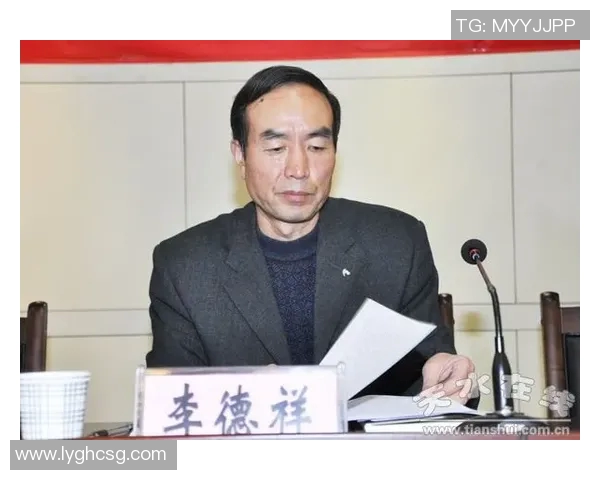 杨伟独家揭秘：深入解析足球技巧与战术心得分享