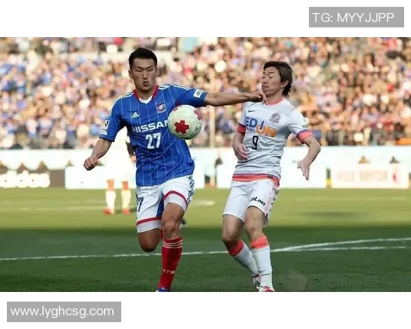 广岛三箭与鹿岛鹿角的激烈对决揭示日本足球的魅力与竞争力