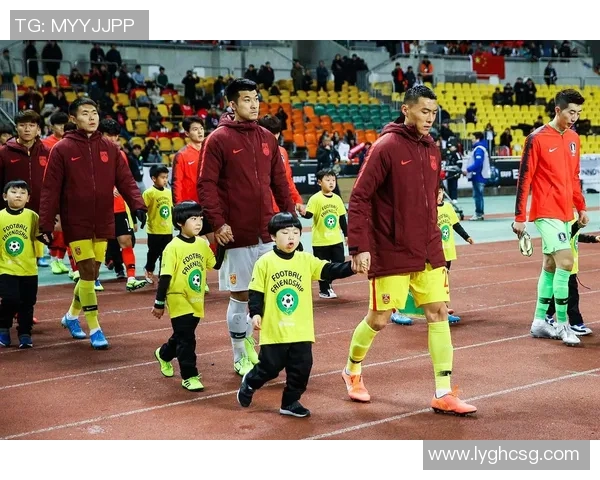 世预赛中国队迎战韩国队贺龙体育场见证激烈对决